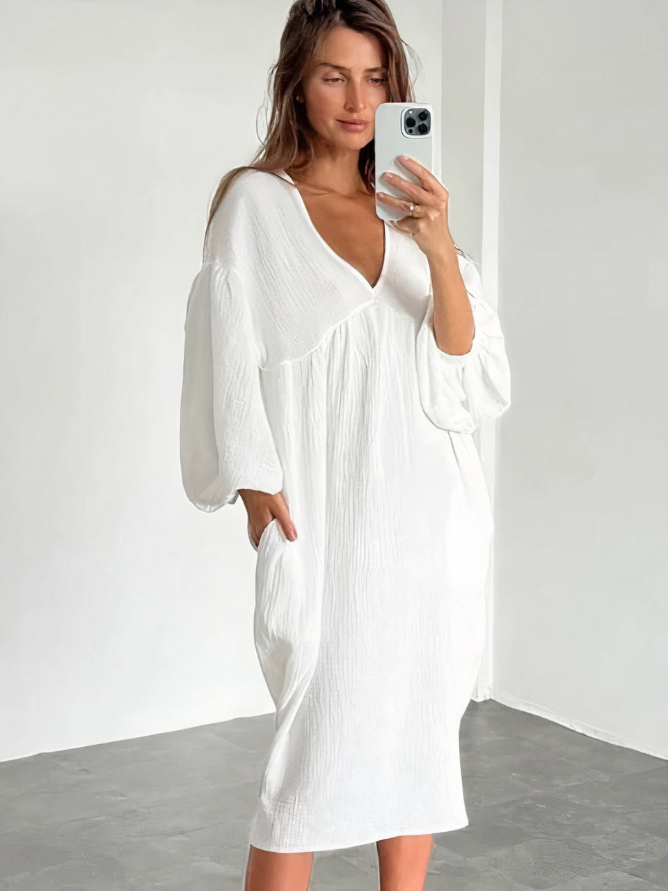Noor | Midi nachtjurk met V-hals en pofmouwen - Wit