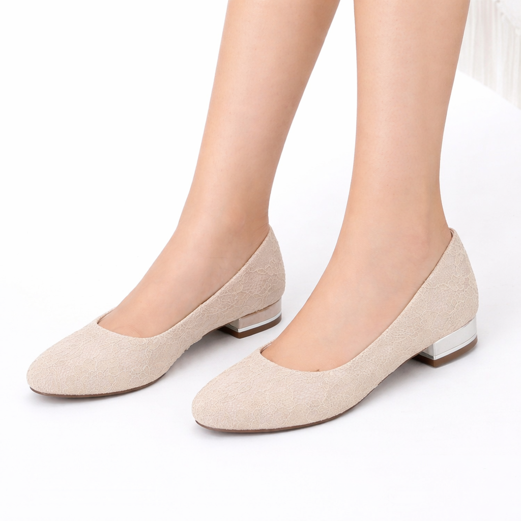 Sanne | Bruidsschoenen met lage hak en kant - Beige