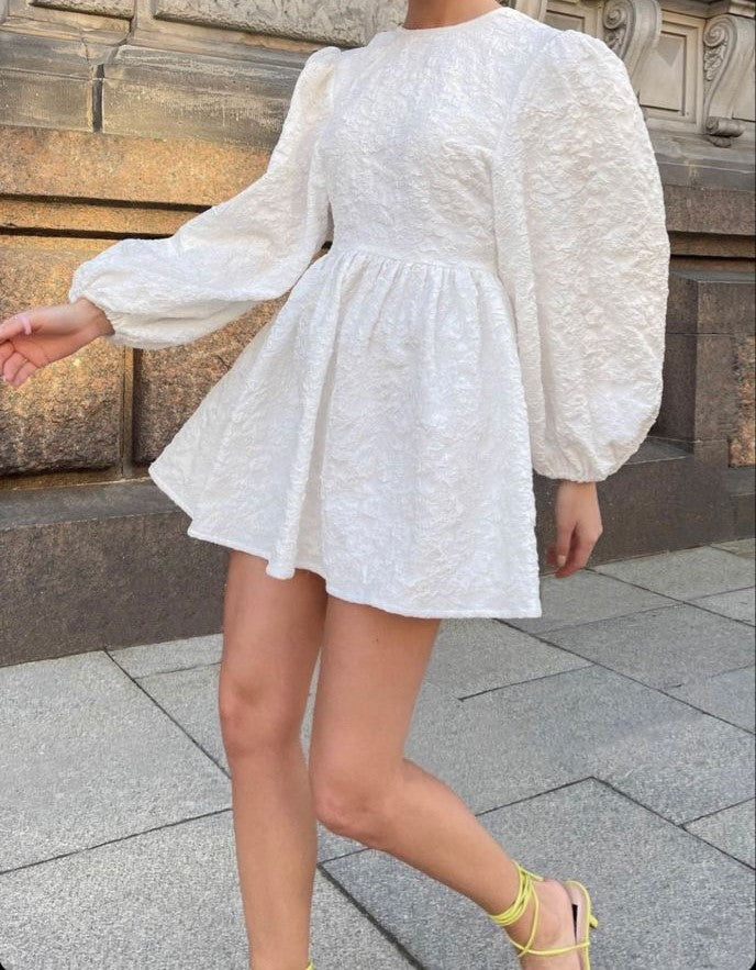 Lola  - Stijlvolle Mini Jurk met Plooien en Pof Mouwen voor Dames