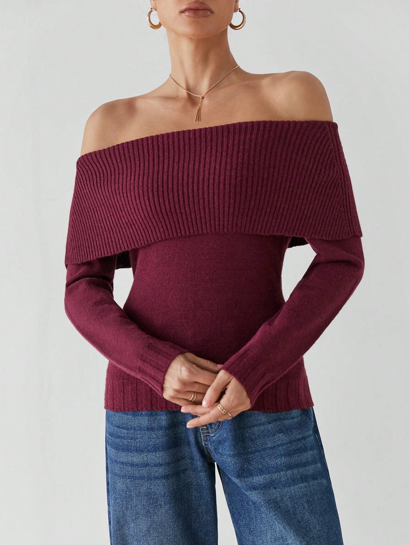 Trui_Bordeaux_Dames_Off_Shoulder_Gebreid_Winter_Herfst_Warm_Victoria_Mae_Nederland_Belgie