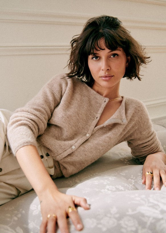 Opulent SoftCardigan - Luxe Trui voor Dames met Knopen voor een Verfijnde Look