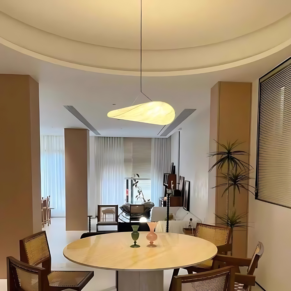 Japandi stoffen hanglamp – sculpturale sfeerverlichting van zijde