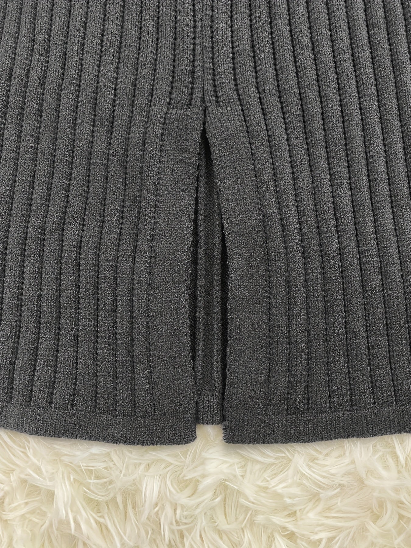 Lana - Geribde Tweedelige Set met Trui en Midi Rok