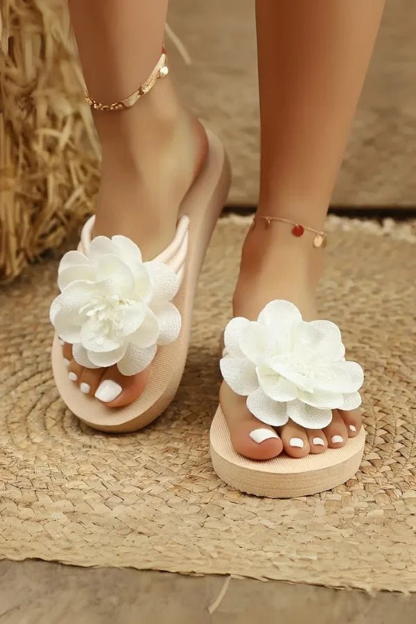 Amara | Gebloemde slip-on sandalen 1