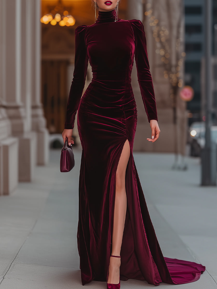 Bordeaux | Stretchfluwelen avondjurk met hoge hals en dijhoge split 0