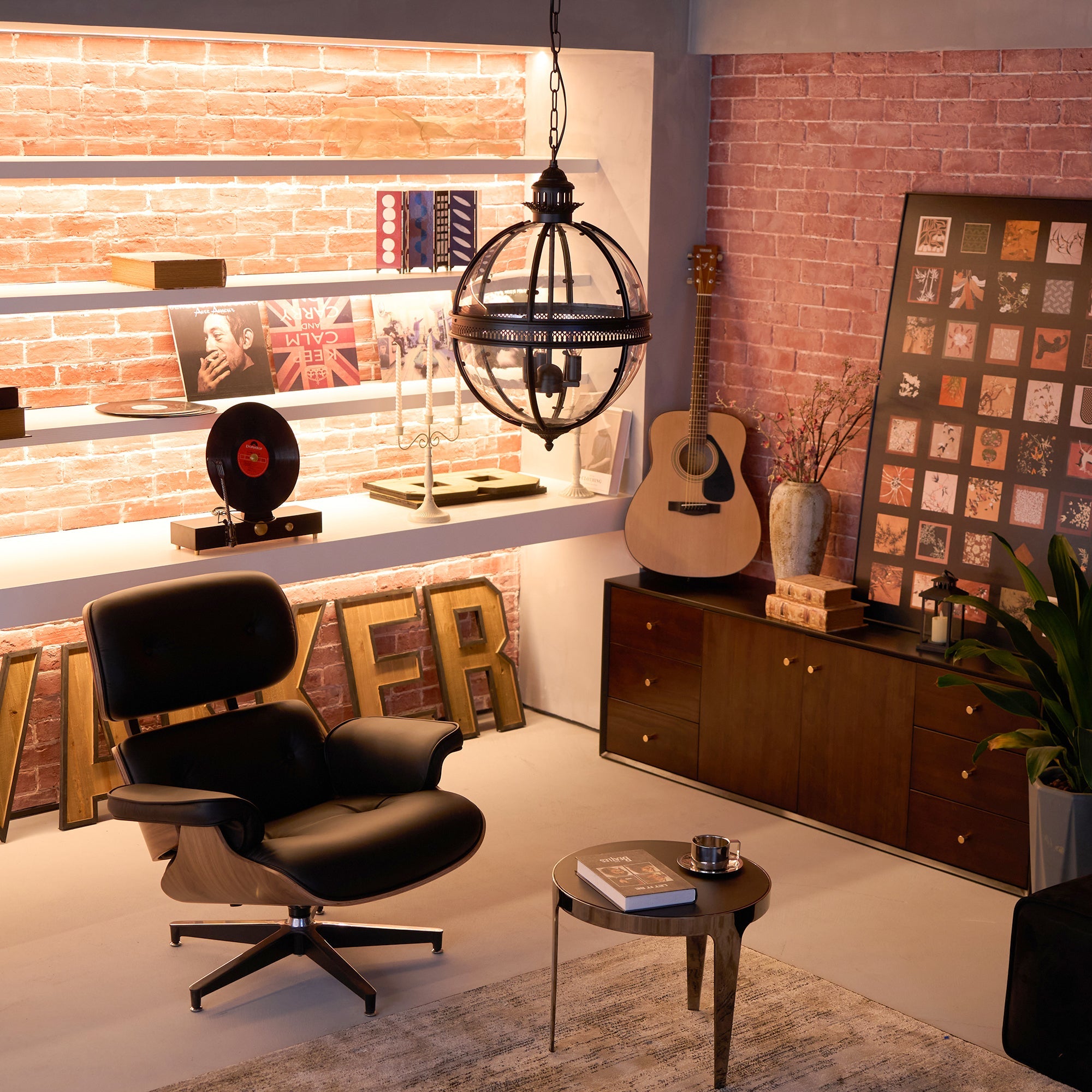 Braeden | Glazen plafondlamp met metalen lichaam 6