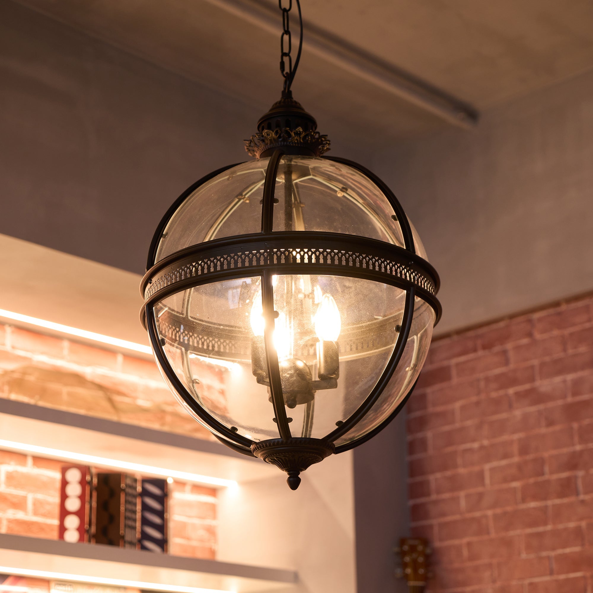 Braeden | Glazen plafondlamp met metalen lichaam 8