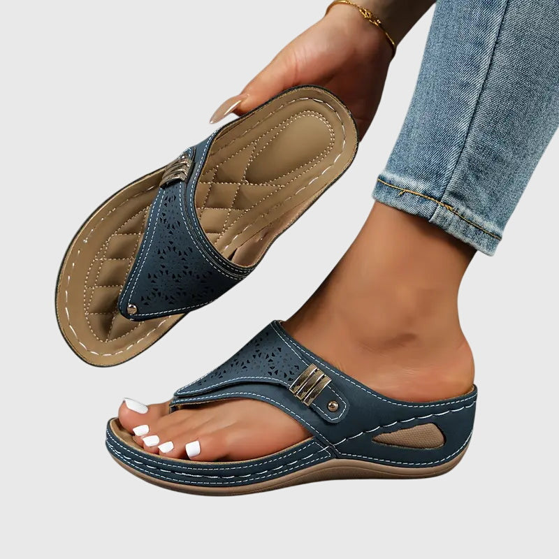 Casual Instapsandalen Met Sleehak | Navando