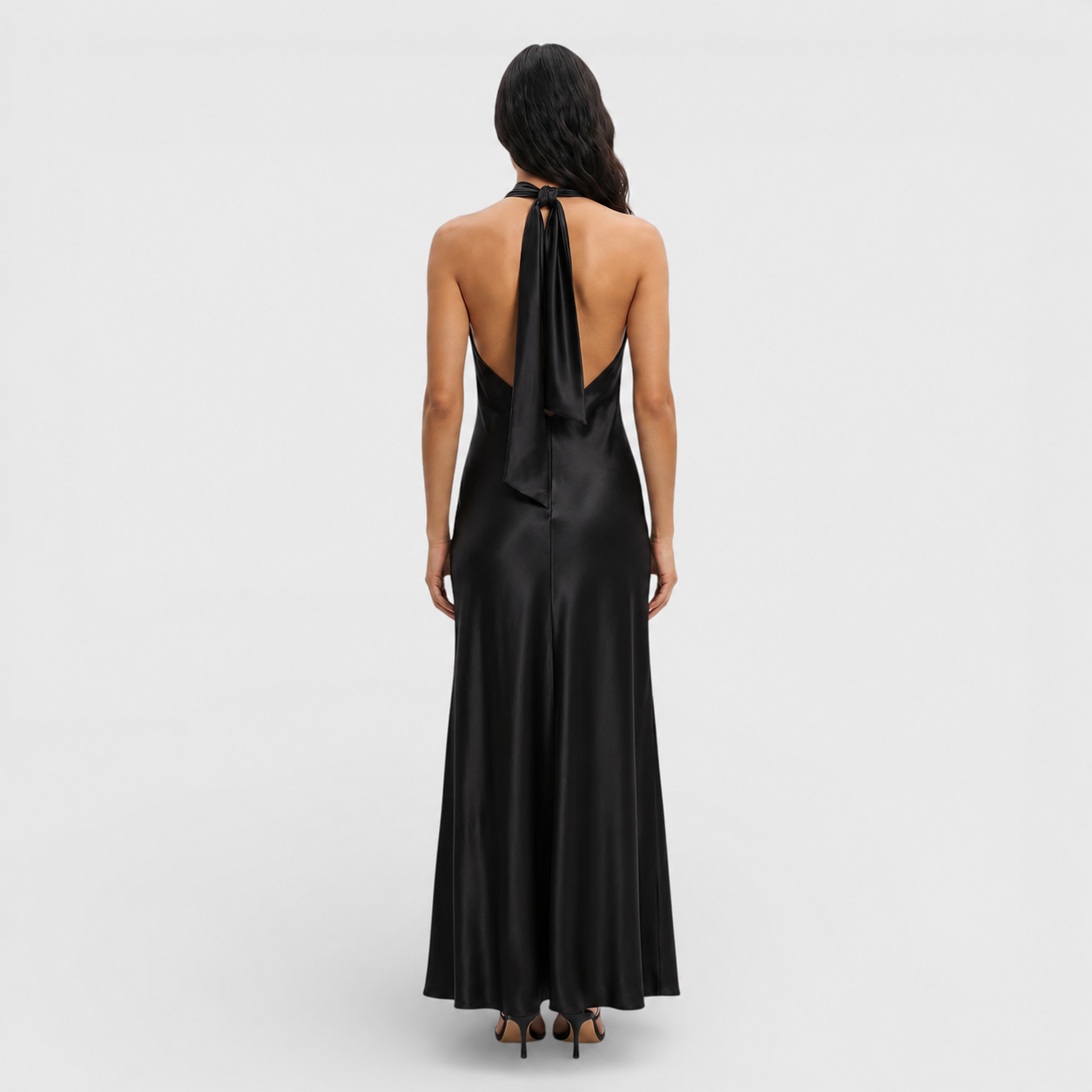 Elegant | Halter satijnen maxi jurk met open rug achterzijde