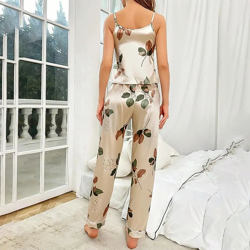 Elegant | Satijnen pyjamaset met bladprint 1