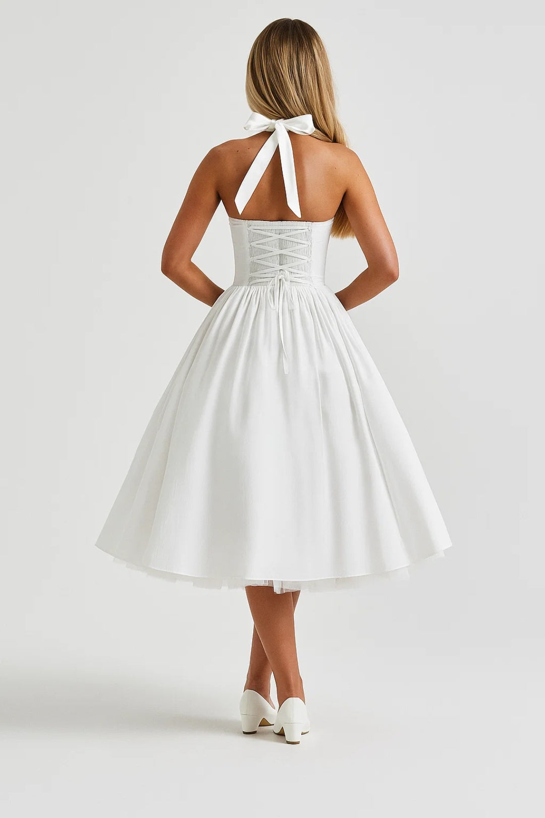 Elegante Halterjurk Met Wijde Rok | Navando