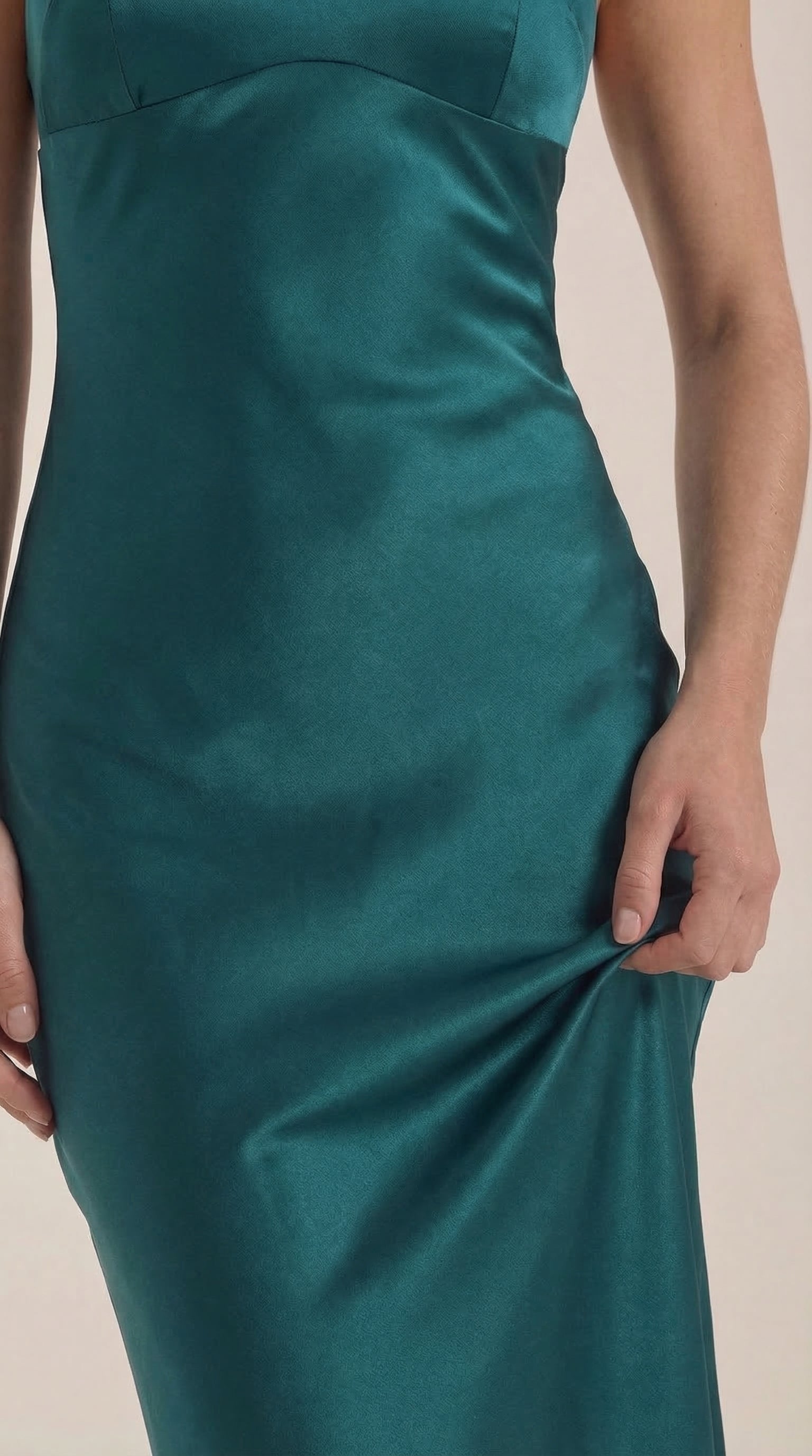 Elegante Maxi Jurk Met Open Rug | Navando
