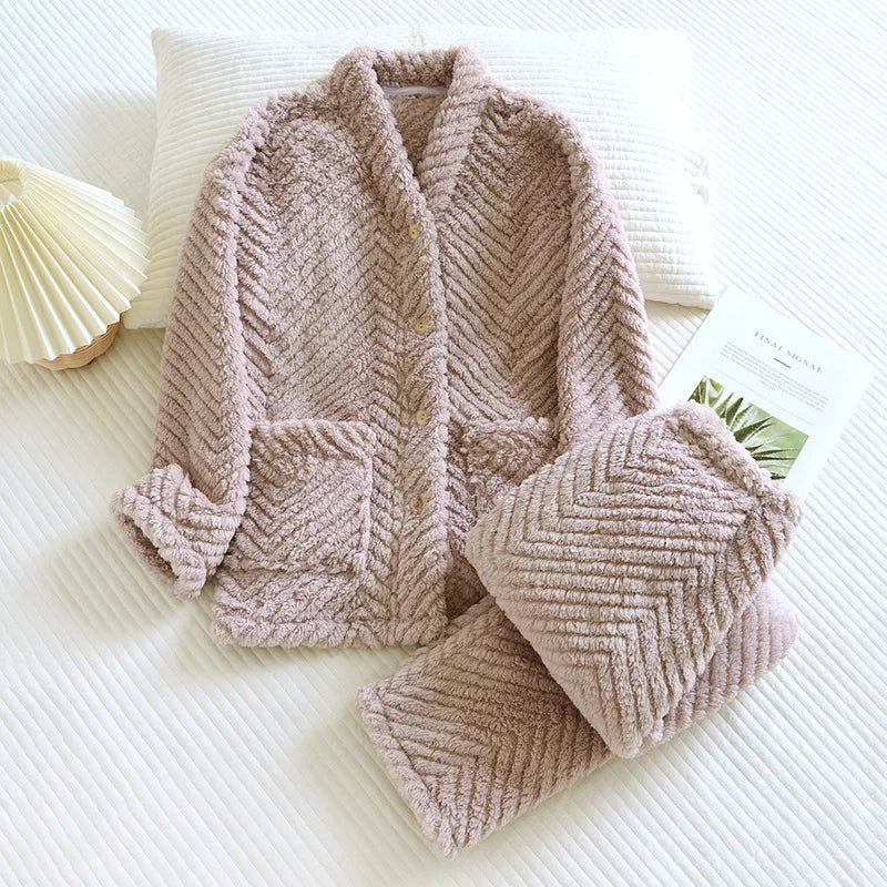 Evi | Koraalfleece pyjama met V-hals 1