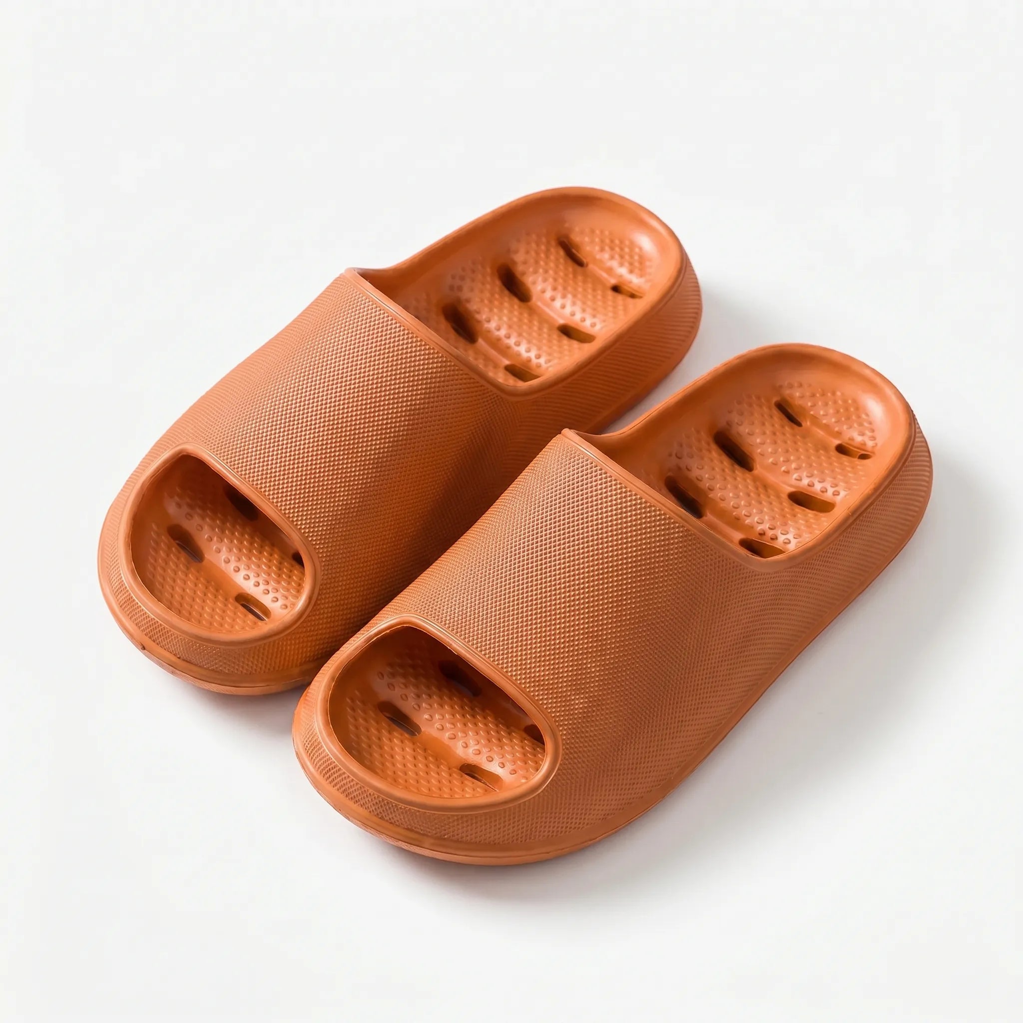 Geperforeerde Badslippers Met Antislipzool | Navando 