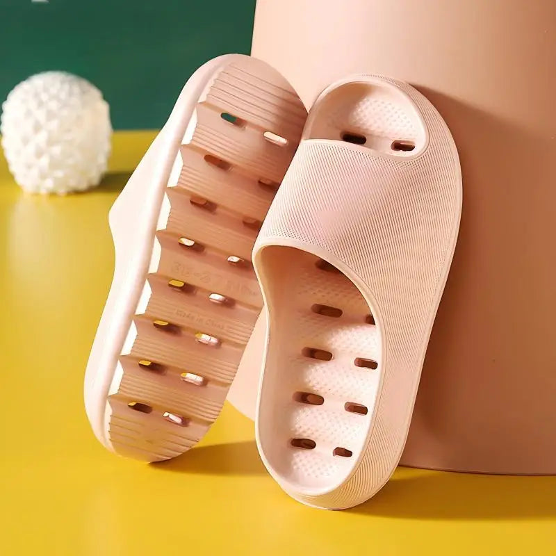 Geperforeerde Badslippers Met Antislipzool | Navando 