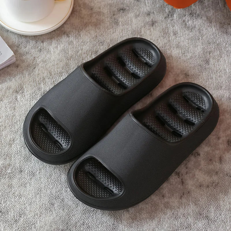 Geperforeerde Badslippers Met Antislipzool | Navando 