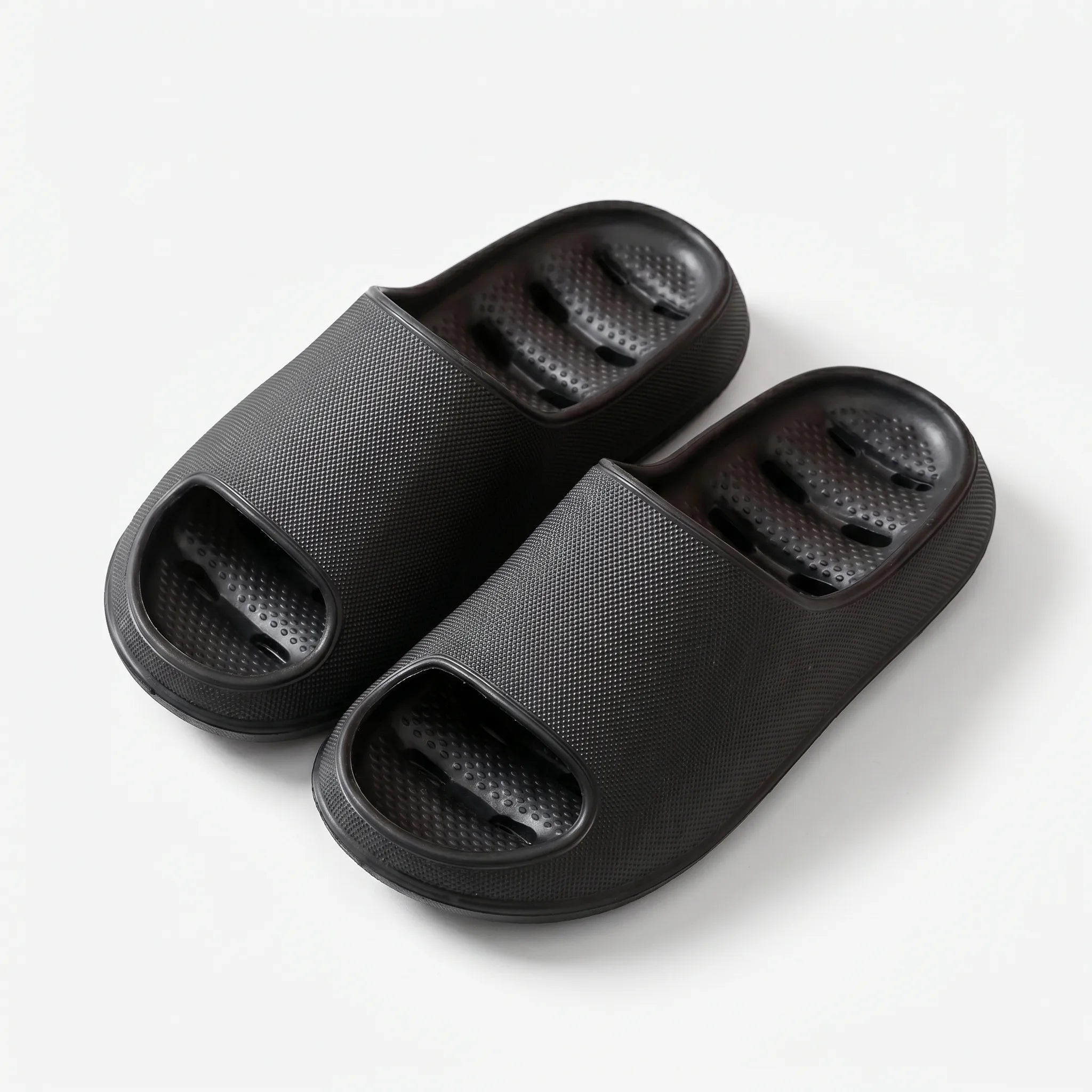 Geperforeerde Badslippers Met Antislipzool | Navando 
