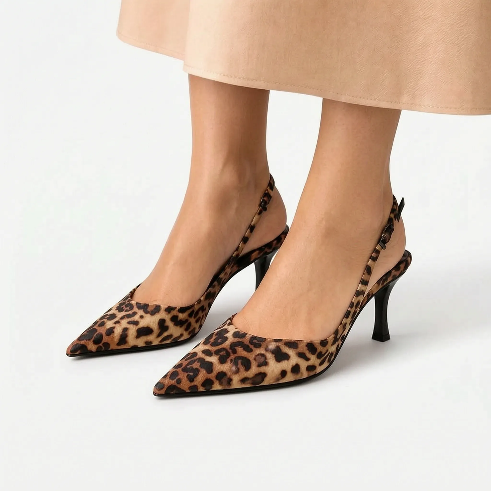 Glanzende Puntige Slingback Hakken | Navando 