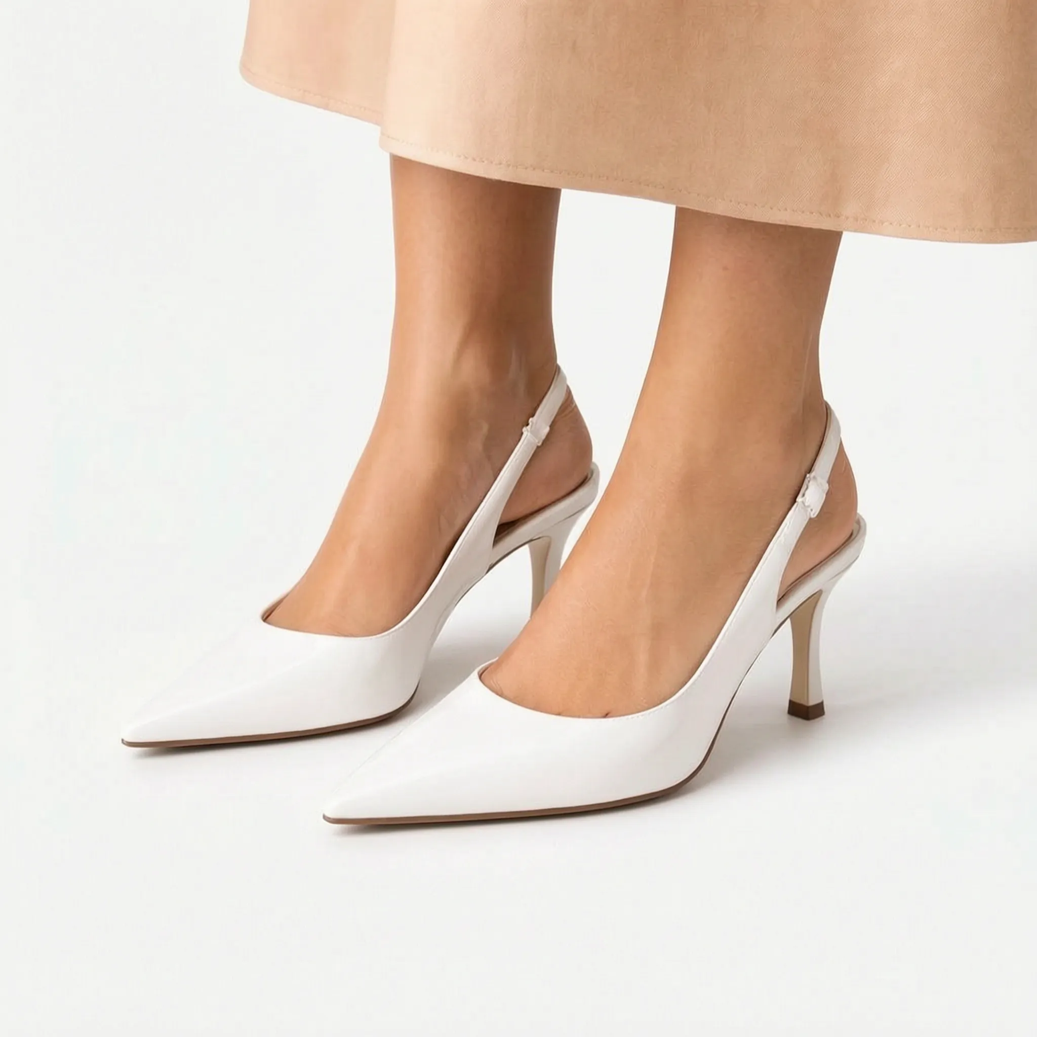 Glanzende Puntige Slingback Hakken | Navando 