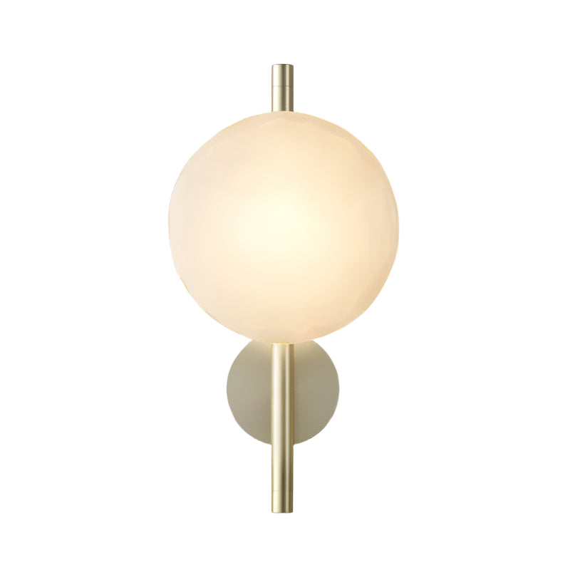 Hugbel | Mondgeblazen glas wandlamp met aluminium frame 28