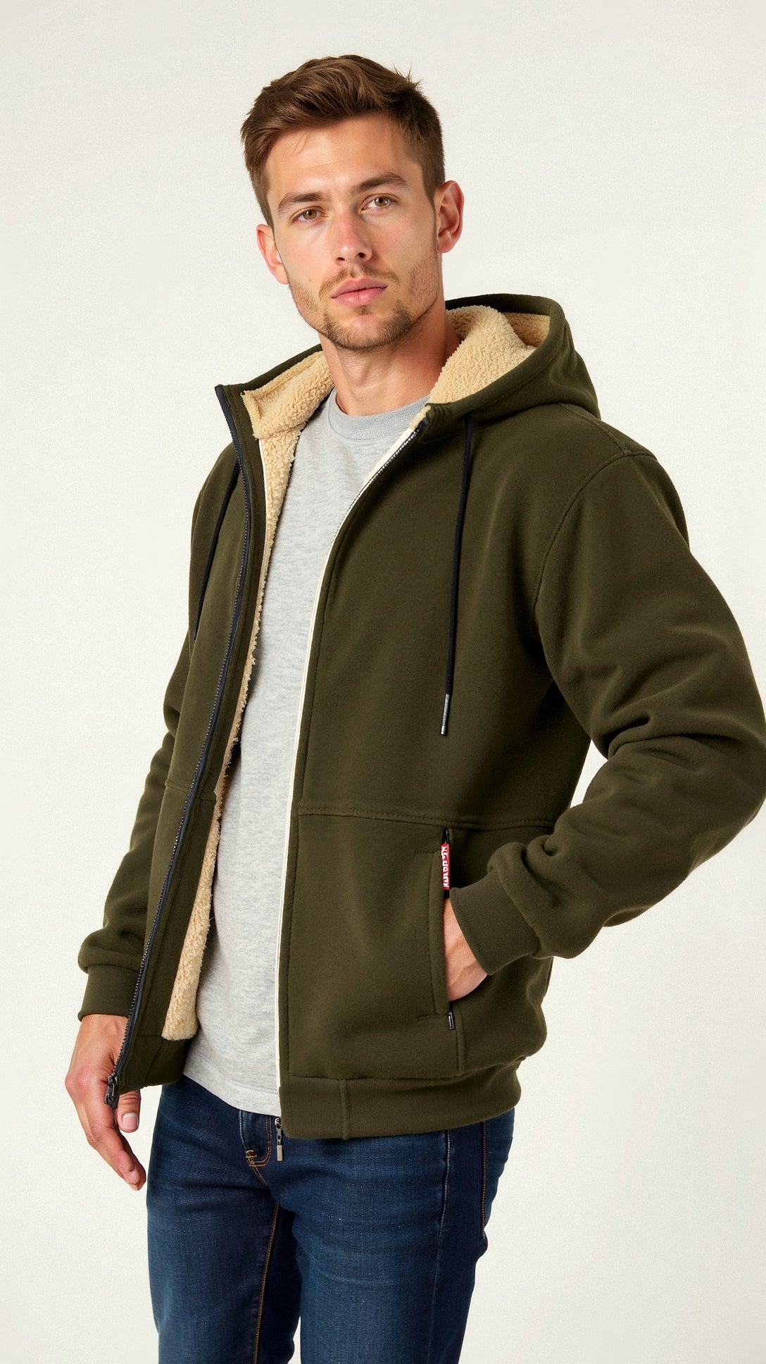 Kristoffer | Gevoerde zwarte hoodie met losse pasvorm 4