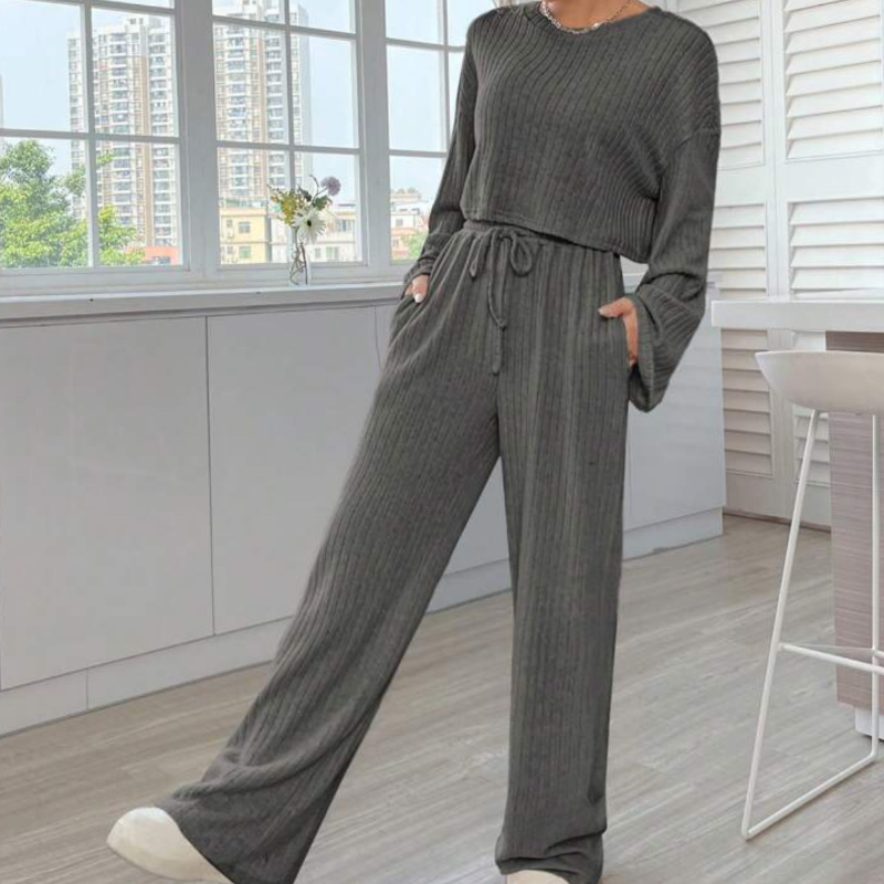 Laura | Lichtgewicht tweedelige set met cropped top en wijde broek 0