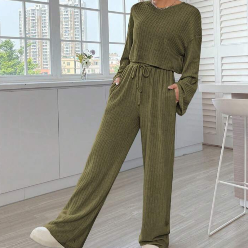 Laura | Lichtgewicht tweedelige set met cropped top en wijde broek 4