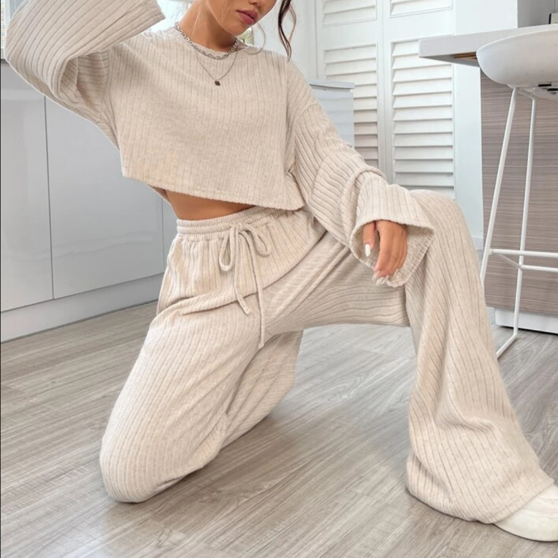 Laura | Lichtgewicht tweedelige set met cropped top en wijde broek 8