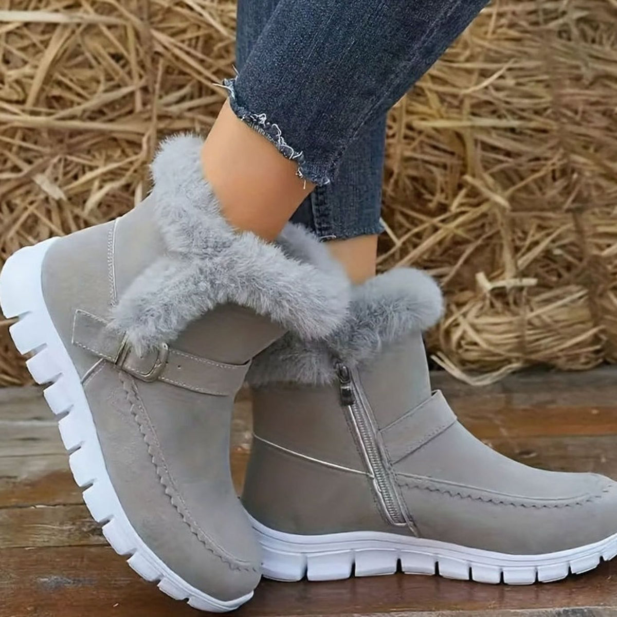 Lova | Gevoerde Snowboots Met Opvallende Gesp