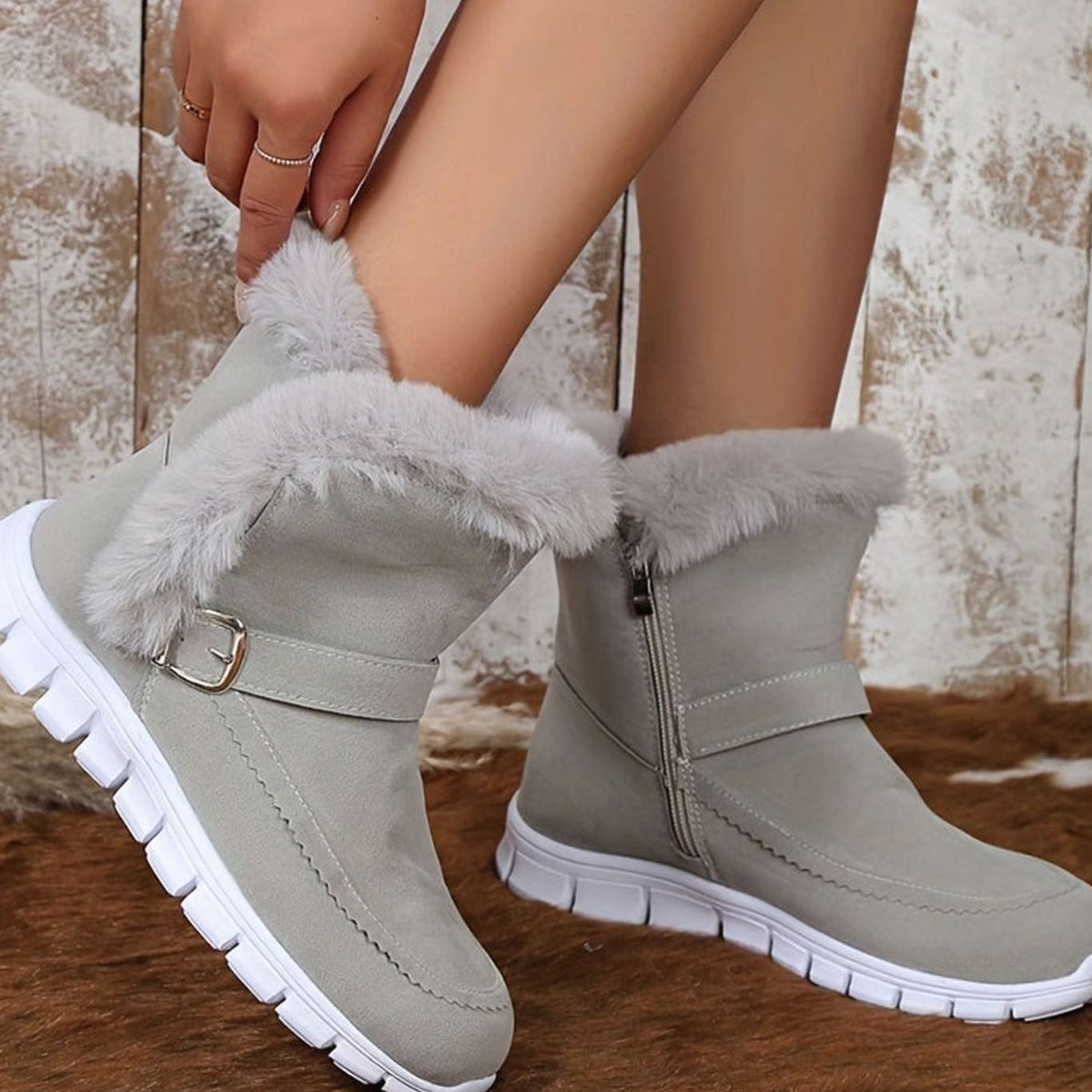 Lova | Gevoerde Snowboots Met Opvallende Gesp