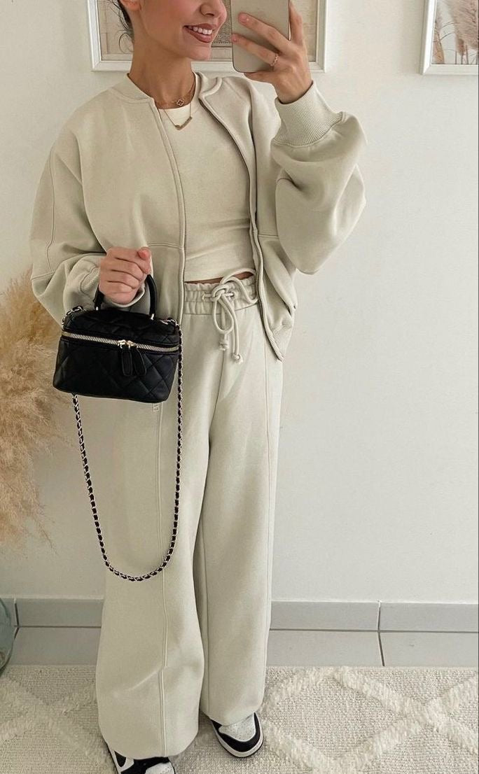 Joggingpak_Set_Comfy_Jogger_Vest_Tweedelig_Loungewear_Victoria_Mae_Nederland_Belgie