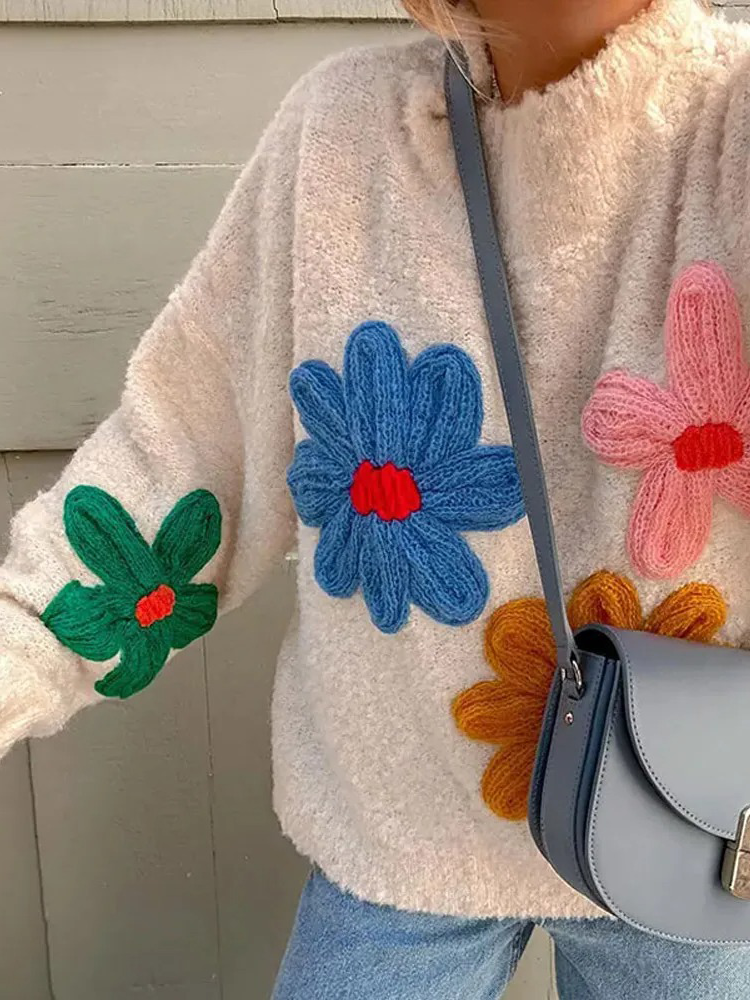 Lila – Witte Gebreide Trui met Bloemenprint