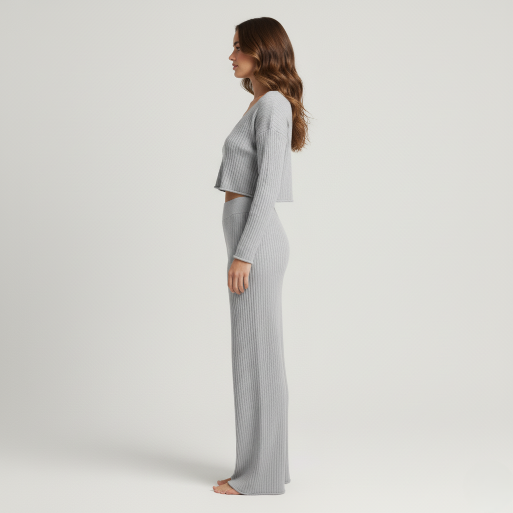 Montina | Gebreide set met cropped trui en bijpassende broek 2