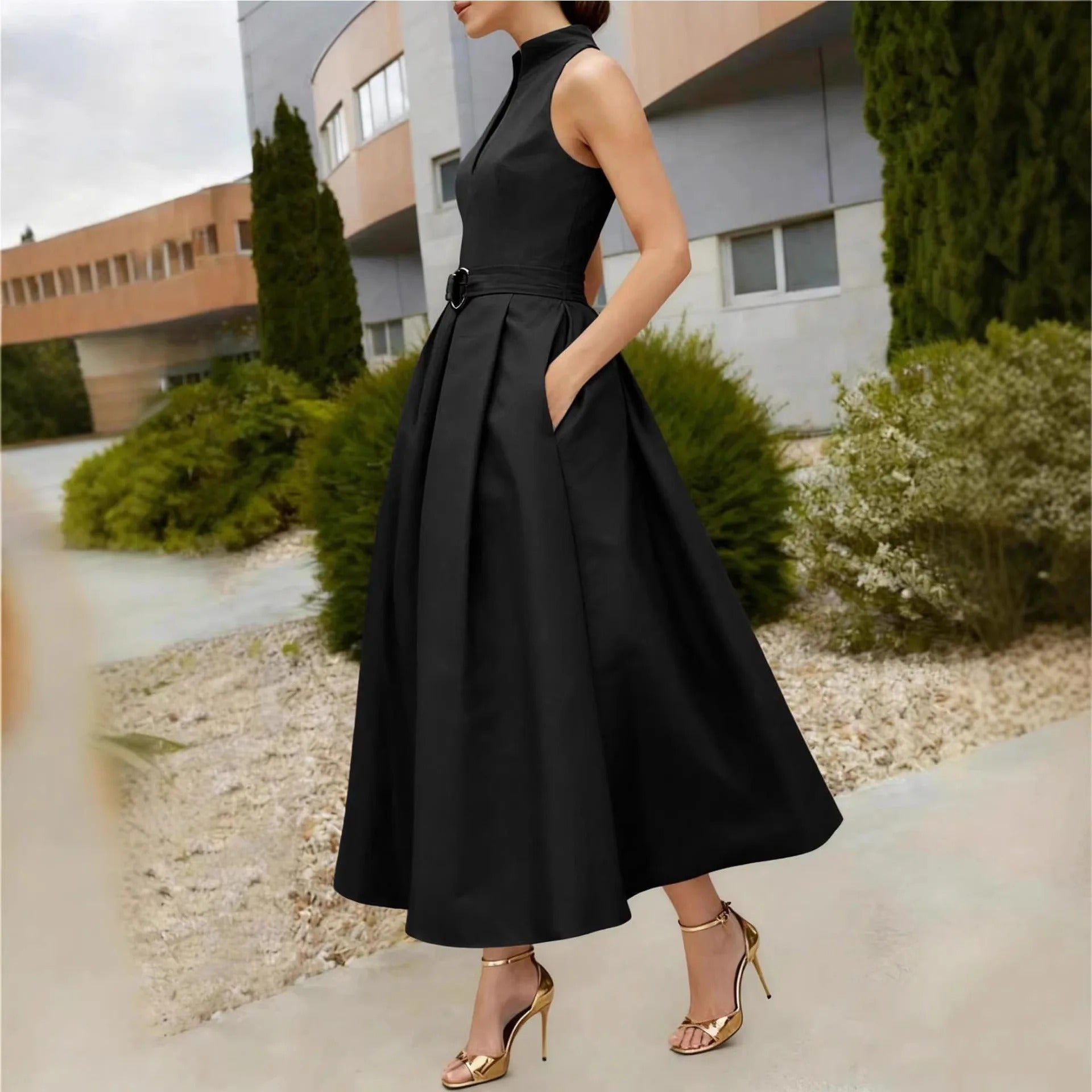 Mouwloze Zwarte Midijurk | Navando