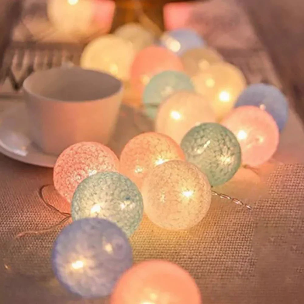 Navando | Decoratieve Lichtslinger Met Zachte Bolletjes