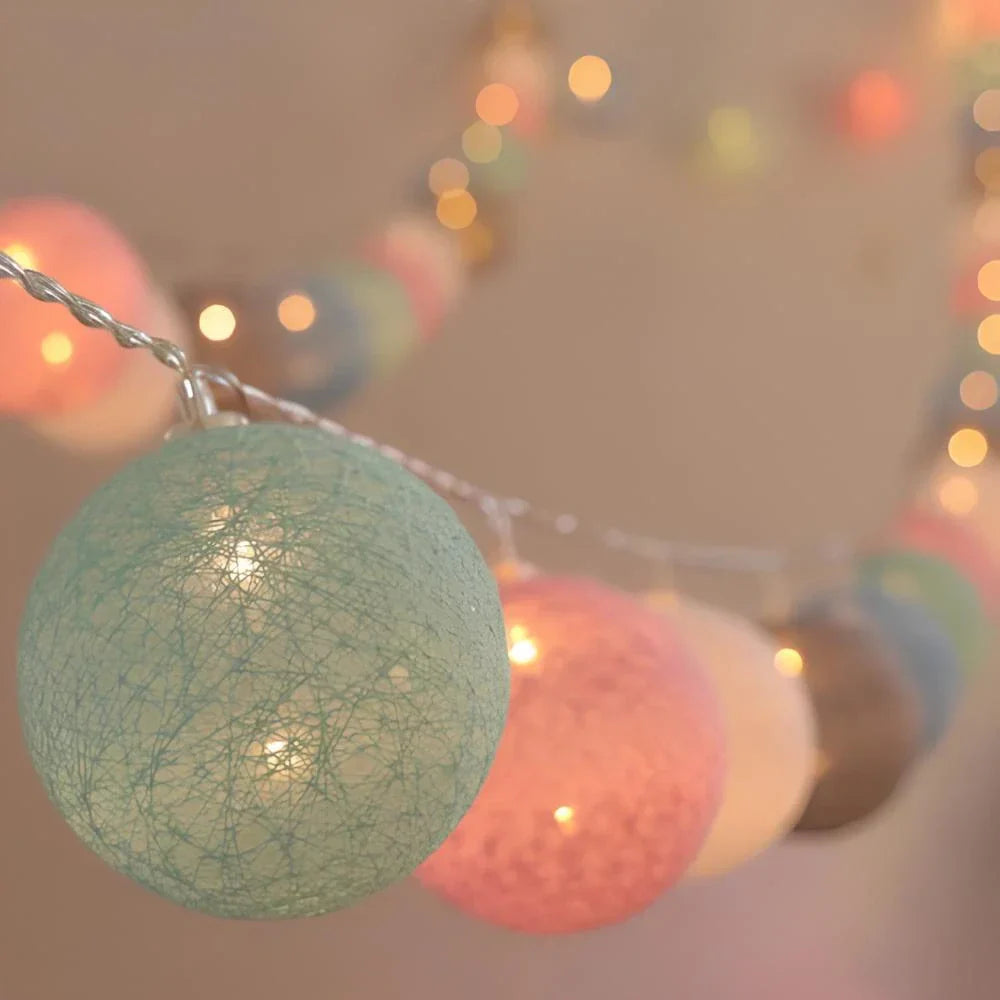 Navando | Decoratieve Lichtslinger Met Zachte Bolletjes