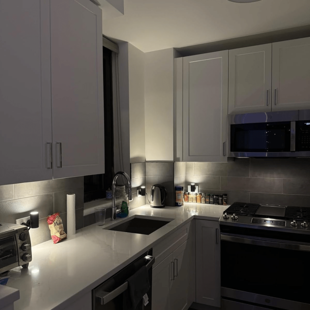 Navando | Dimbare LED Stekkerlamp Met Lichtsensor
