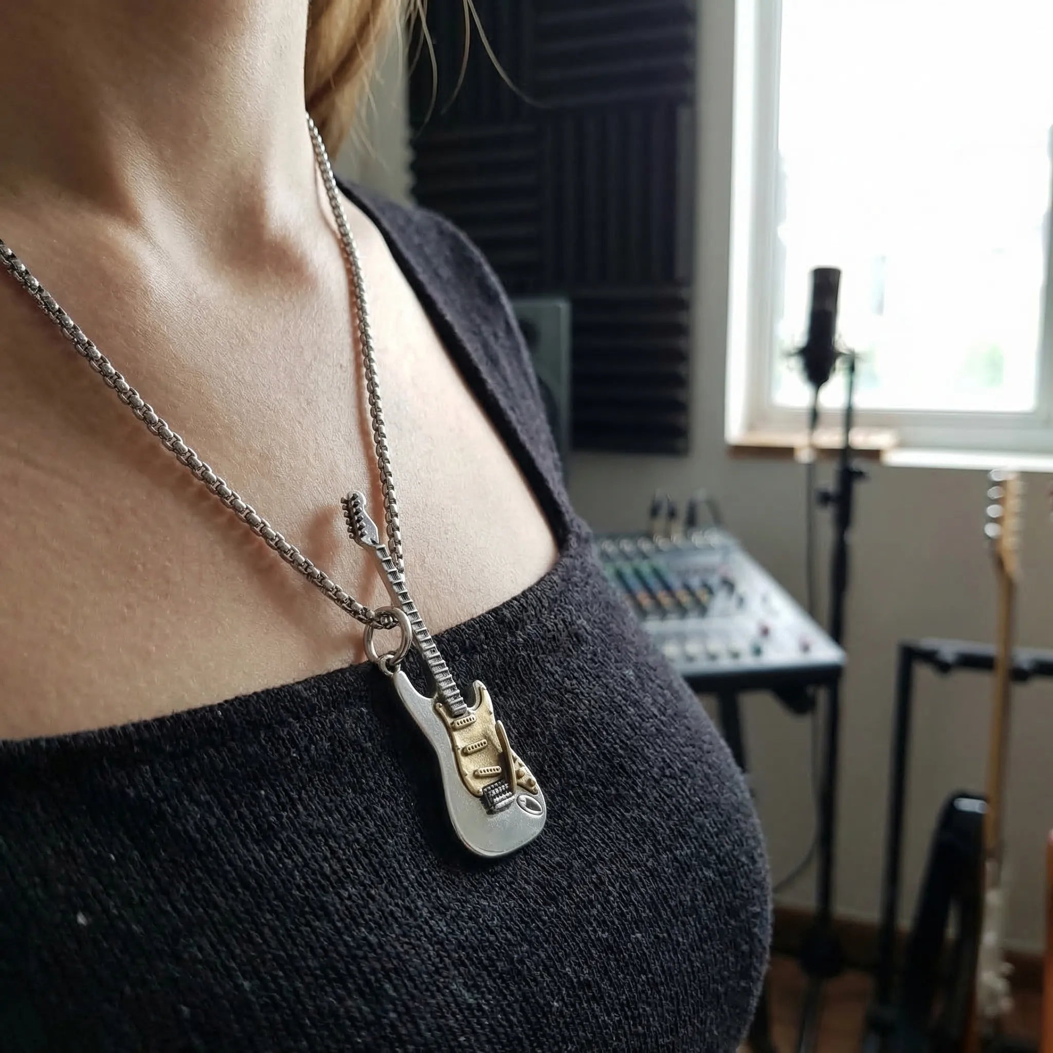 Navando | Gitaarvormige Hanger Aan Schakelketting