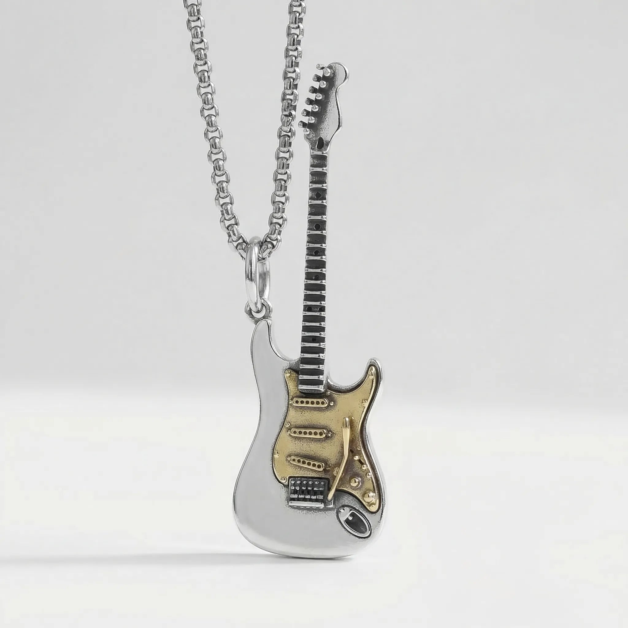 Navando | Gitaarvormige Hanger Aan Schakelketting