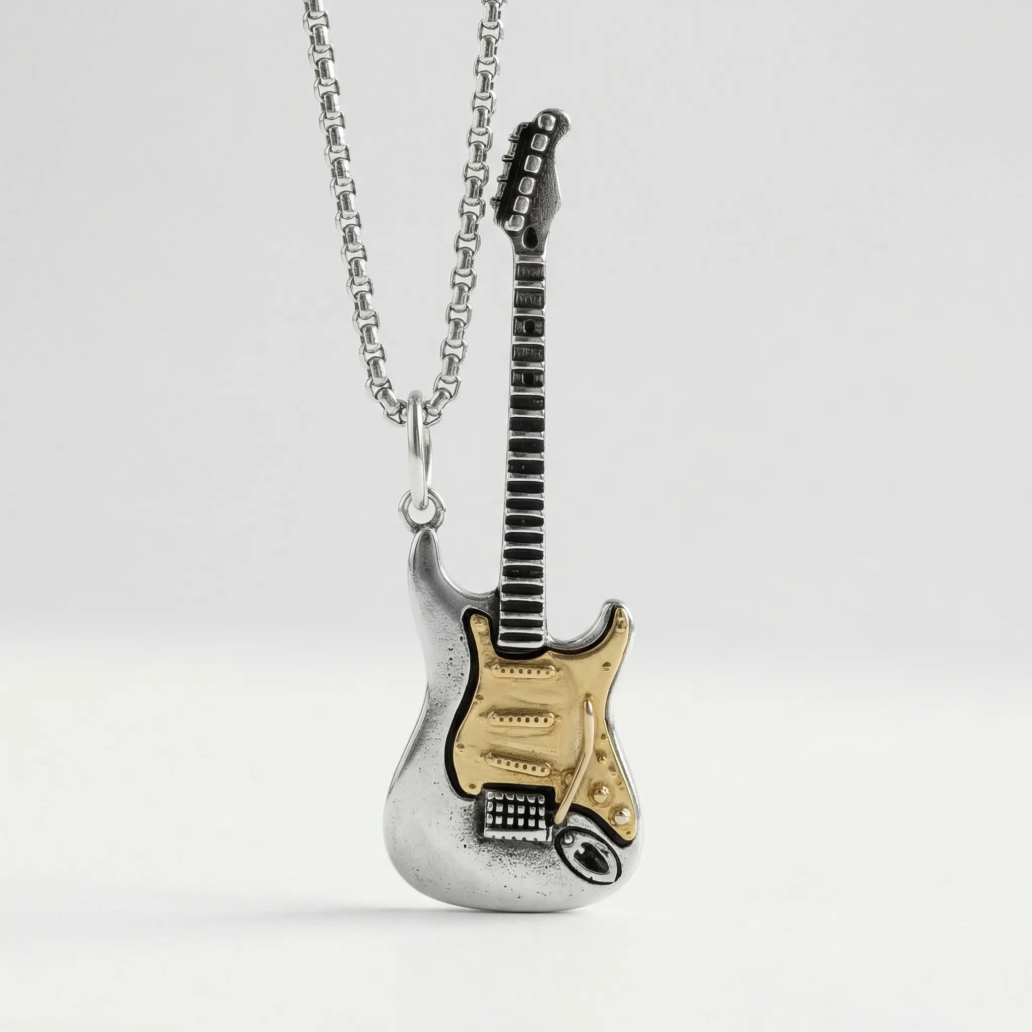 Navando | Gitaarvormige Hanger Aan Schakelketting