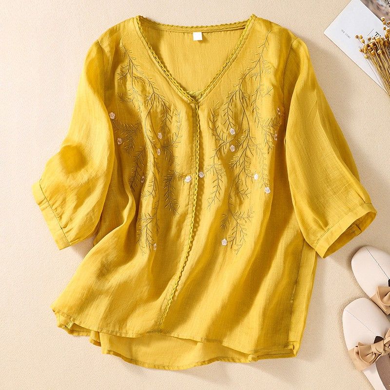 Navando | Losvallende Blouse Met Bloemborduursel