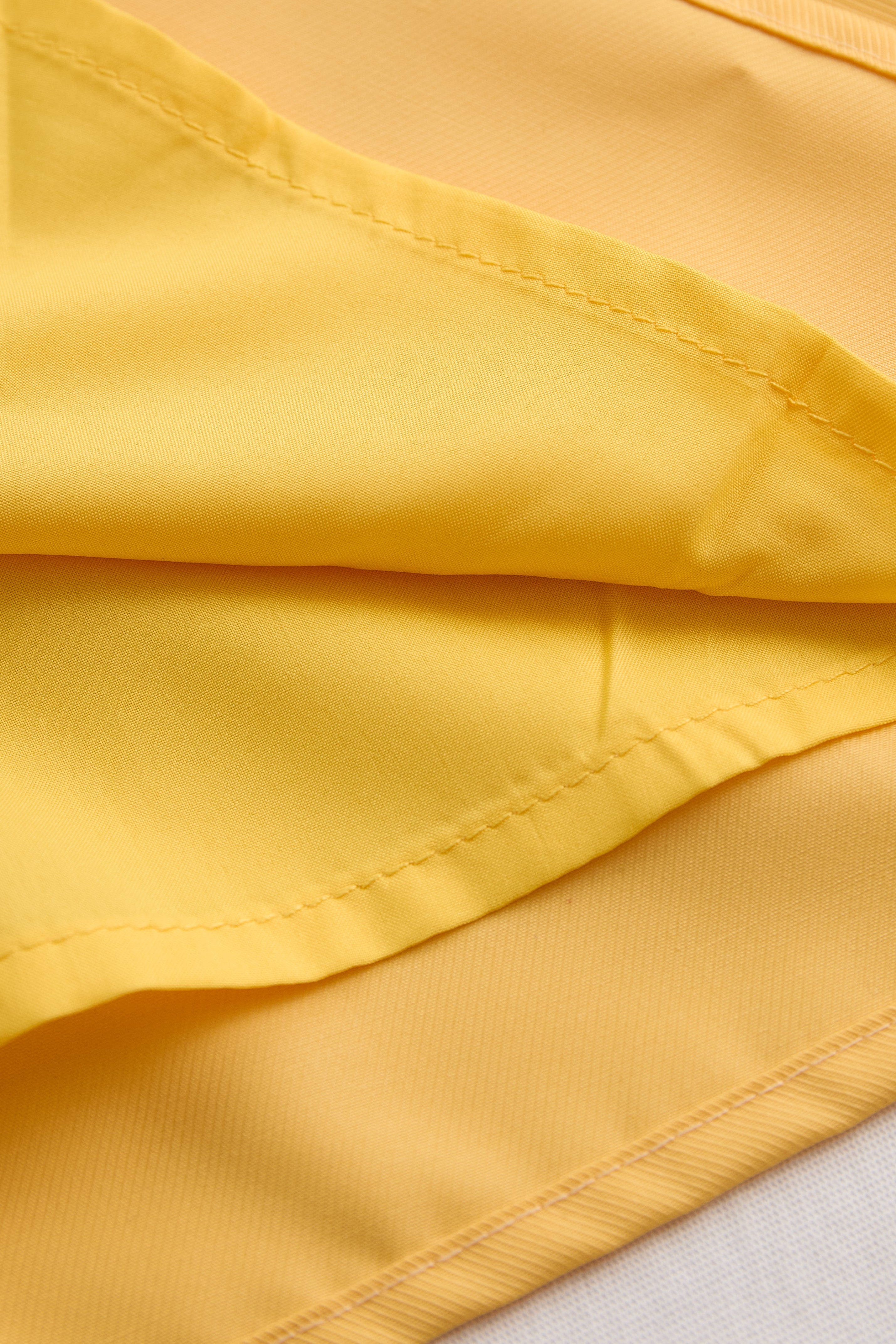 Navando | Mouwloze Halter Blouse Met Strikdetail