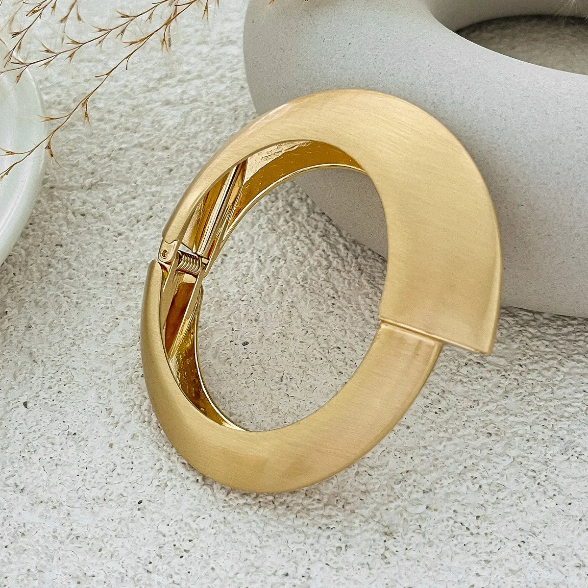 Navando | Sculpturaal Gouden Manchet Armbandenset