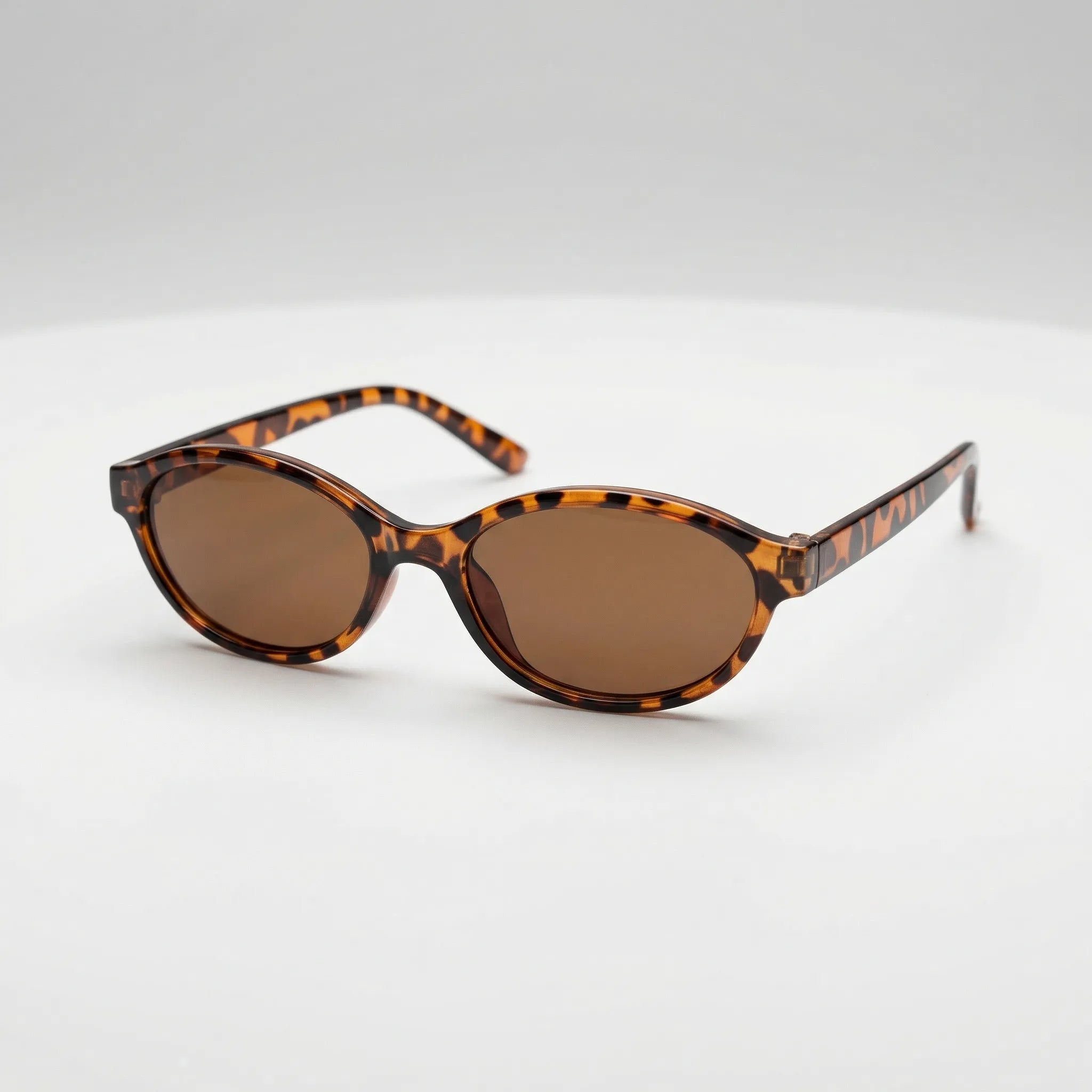 Navando | Smalle Cat-Eye Zonnebril Jaren 90 Stijl