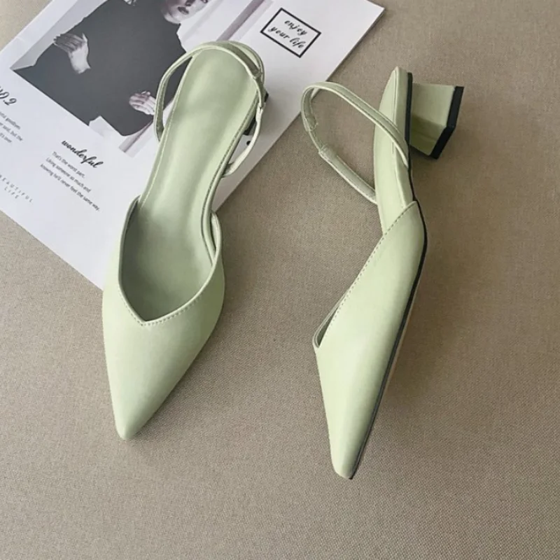 Navando | Spitse Slingback Met Blokhak