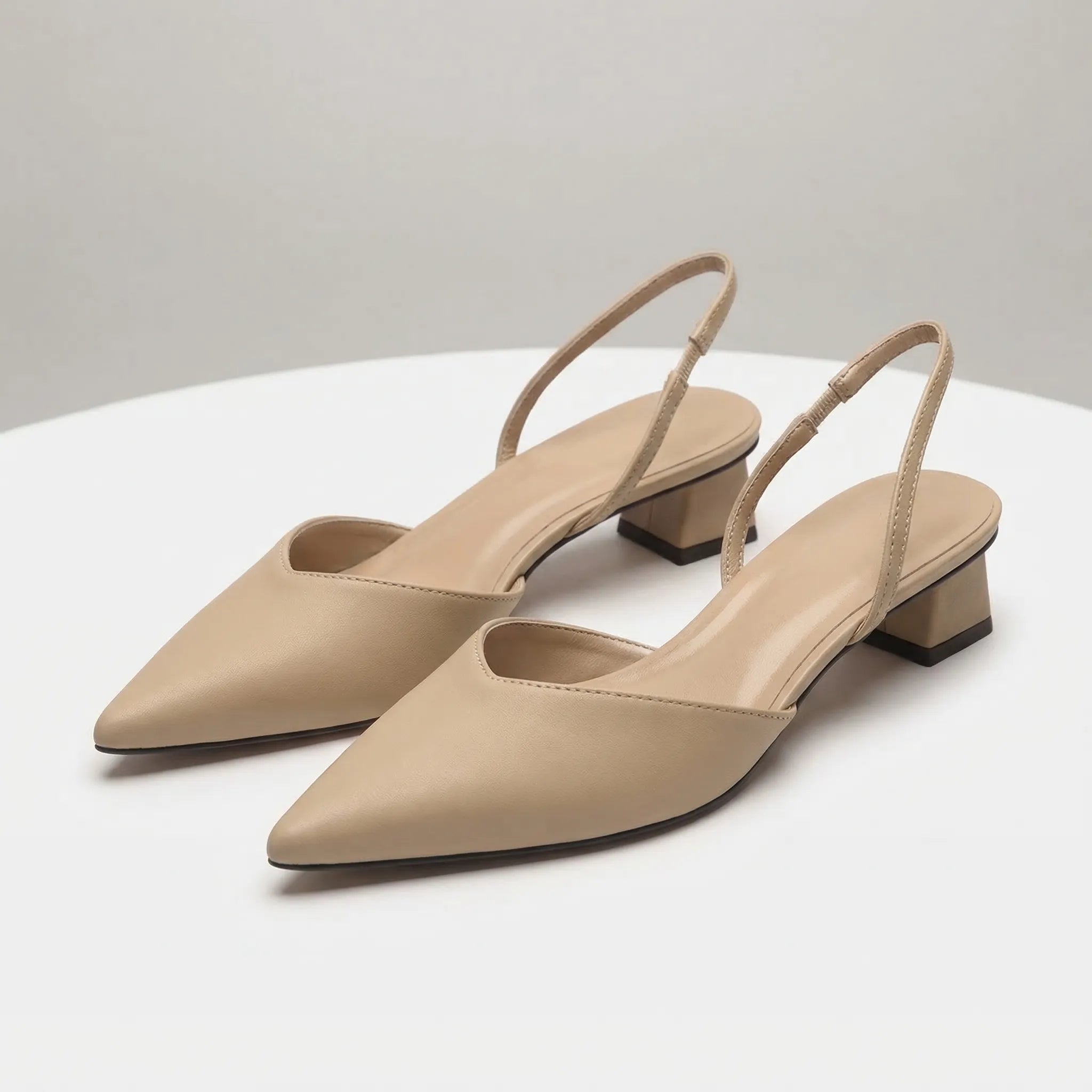Navando | Spitse Slingback Met Blokhak