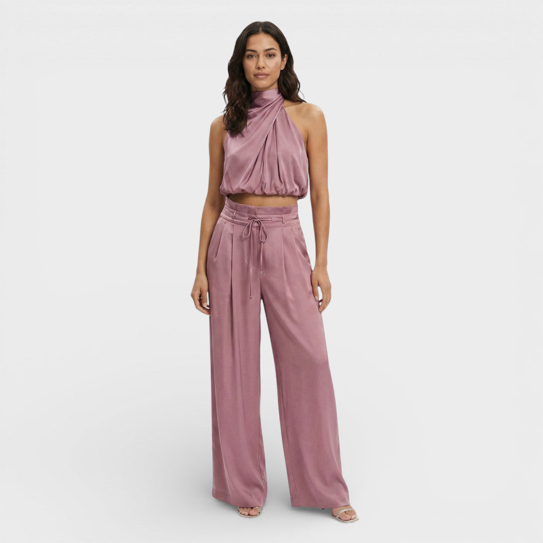 Onbekend | Lange mouwloze zwarte jumpsuit met gedrapeerde kraag 5
