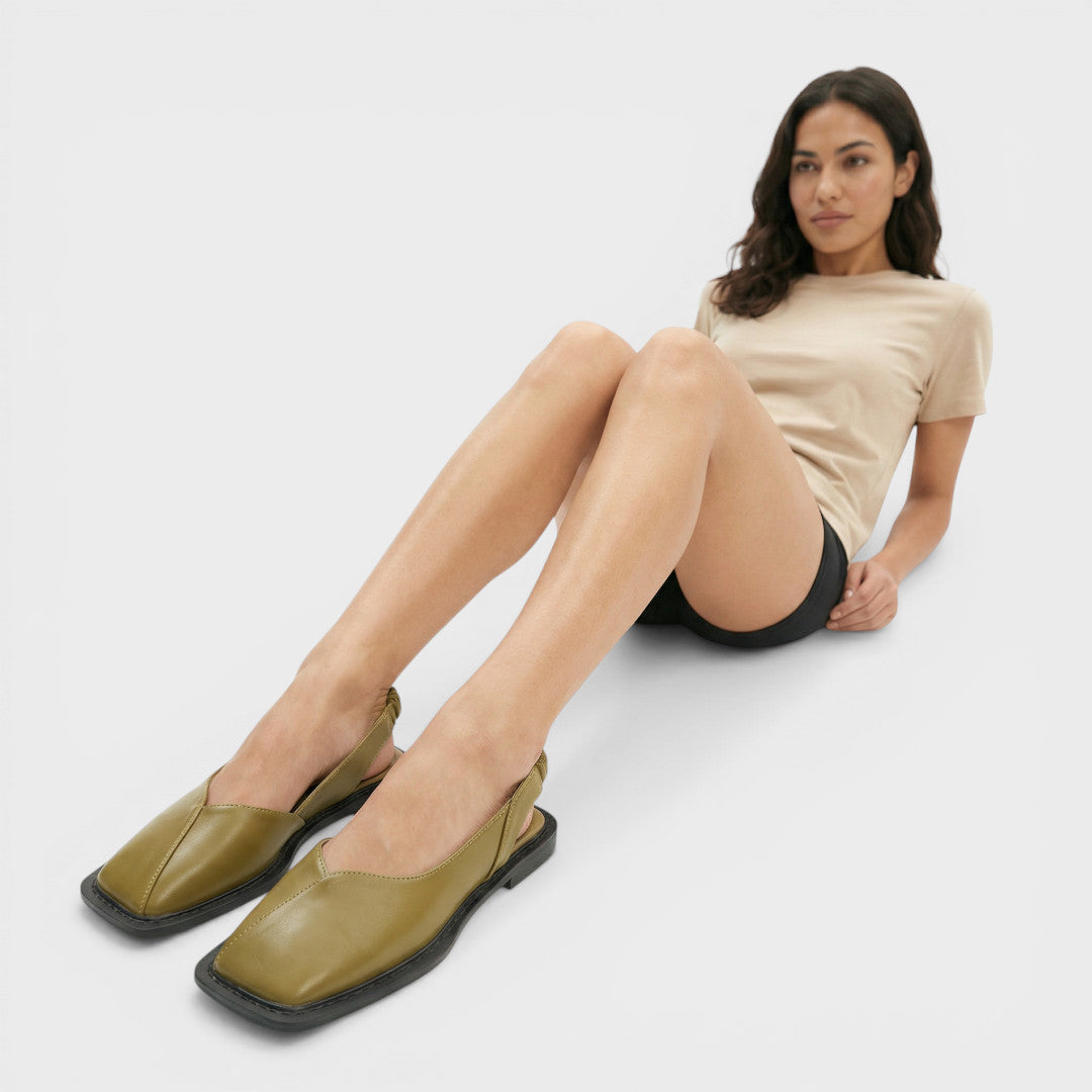 Onbekend | Platte slingback-sandalen met vierkante neus 7