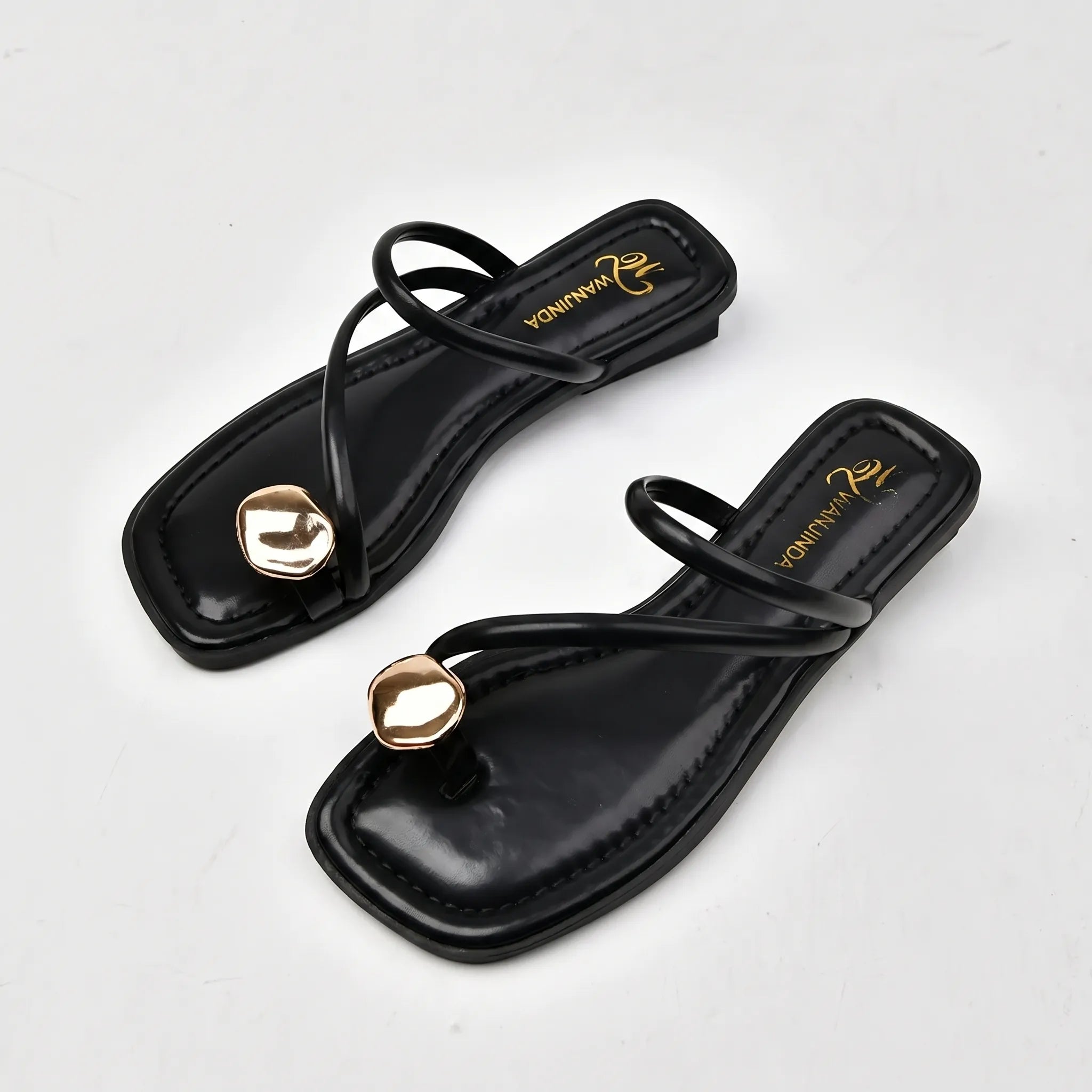 Platte Sandalen Met Gekruiste Bandjes | Navando 