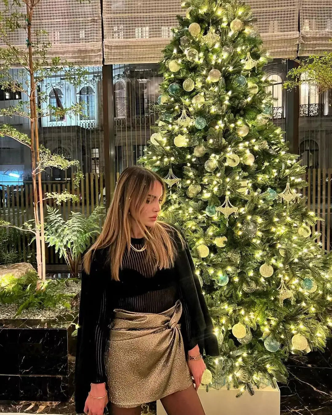 Marie - Stijlvolle Korte Rok met Strik en Overslag